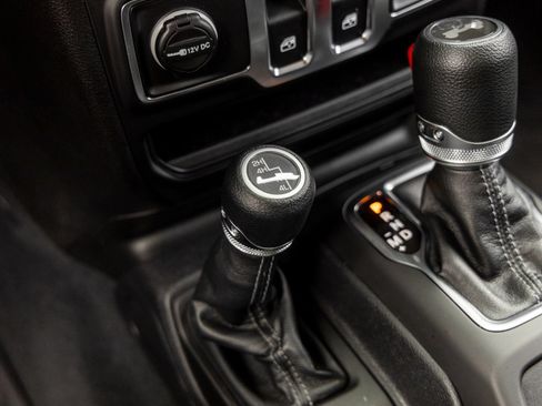 Used 2026 Jeep Wrangler Sport AWD/4WD image 31
