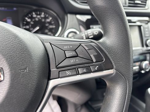 Used 2019 Nissan Rogue Sport SV FWD image 19