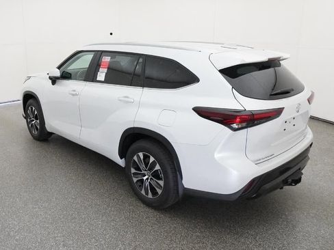 New 2026 Toyota Highlander XLE image 5
