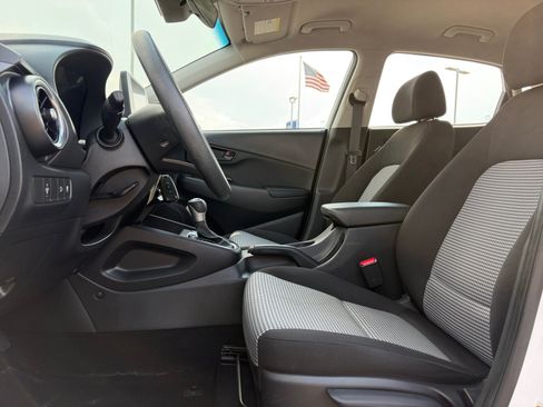 Used 2023 Hyundai Kona SE FWD image 12