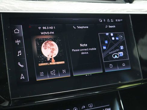 Used 2023 Audi e-tron Premium Plus w/ Premium Plus Package AWD/4WD image 30