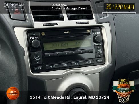 Used 2010 Toyota Yaris 2-Door Hatchback image 12