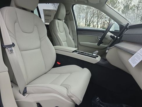New 2026 Volvo XC90 B6 Ultra image 18
