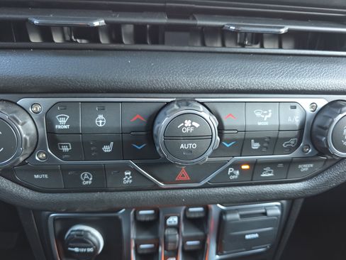 New 2026 Jeep Gladiator Sport AWD/4WD image 6