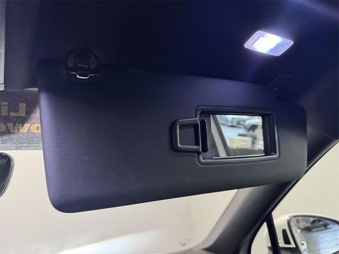 Used 2022 Volkswagen Tiguan SEL R-Line image 29