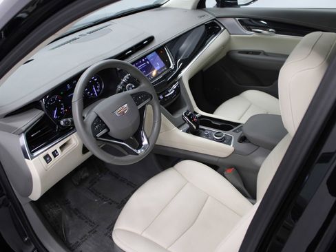 Certified 2024 Cadillac XT6 Premium Luxury w/ LPO, Floor Liner Package image 18