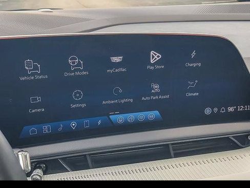 Certified 2025 Cadillac Optiq Luxury 2 w/ LPO, Floor Liner Package AWD/4WD image 24