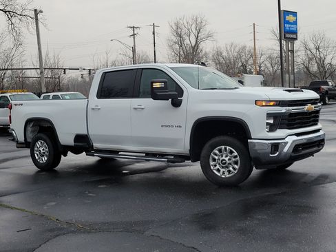 Used 2025 Chevrolet Silverado 2500 LT w/ Safety Package image 31