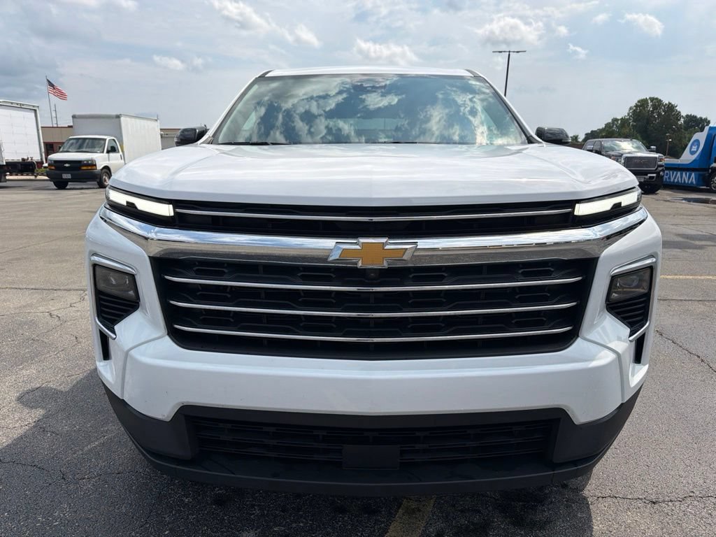 Used 2026 Chevrolet Traverse LT w/ Driver Confidence Package FWD image 9