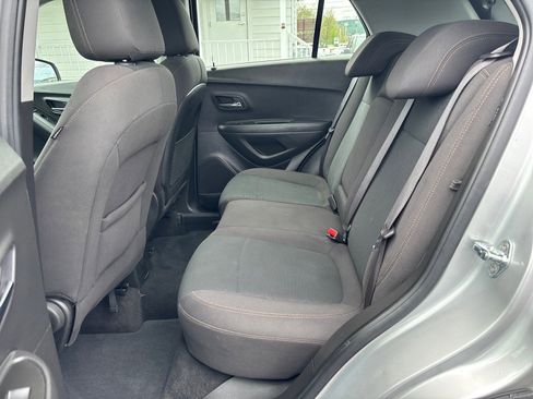 Used 2018 Chevrolet Trax LS FWD image 13