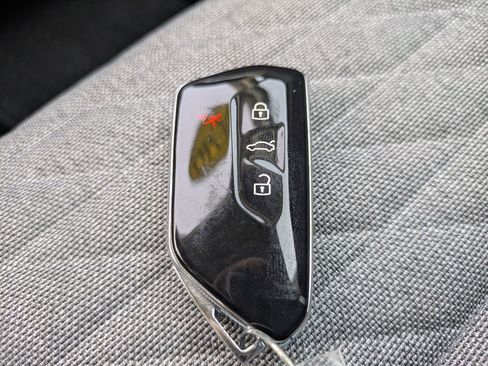 Certified 2025 Volkswagen Tiguan S image 28