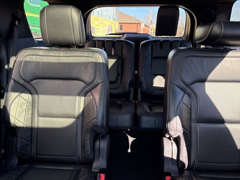 Used 2019 Ford Explorer Platinum image 19