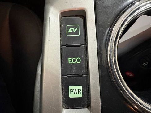 Used 2013 Toyota Prius V Five image 11