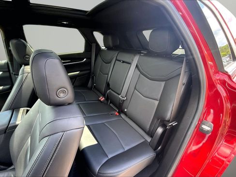 Used 2022 Cadillac XT5 Premium Luxury w/ Technology Package FWD image 24
