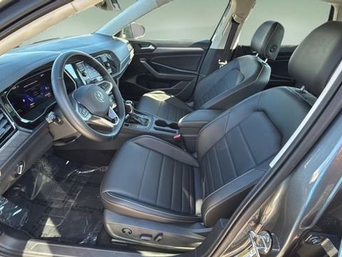 Used 2023 Volkswagen Jetta SE image 17