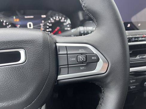 New 2026 Jeep Compass Latitude image 28