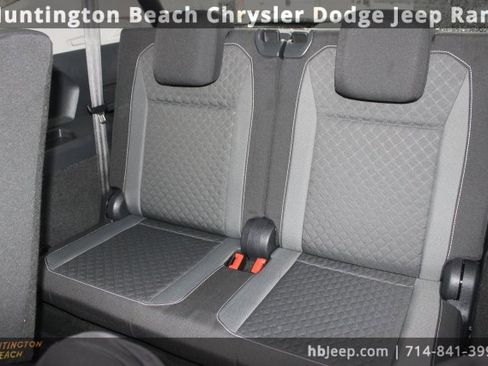 Used 2021 Volkswagen Tiguan S image 31