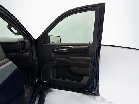 Used 2023 Chevrolet Silverado 1500 LT AWD/4WD image 31