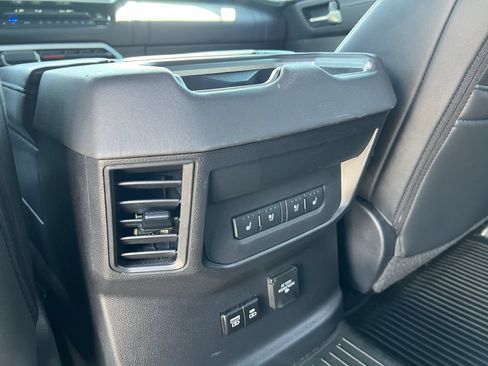 Used 2024 Toyota Tundra Platinum AWD/4WD image 18