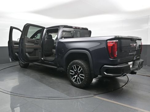 Used 2022 GMC Sierra 1500 AT4 w/ AT4 Premium Package AWD/4WD image 47