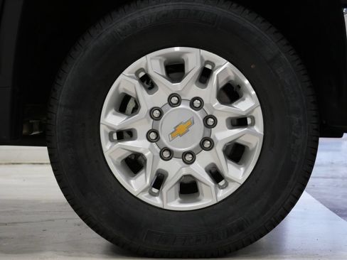 Used 2024 Chevrolet Silverado 2500 LTZ w/ LTZ Plus Package AWD/4WD image 8