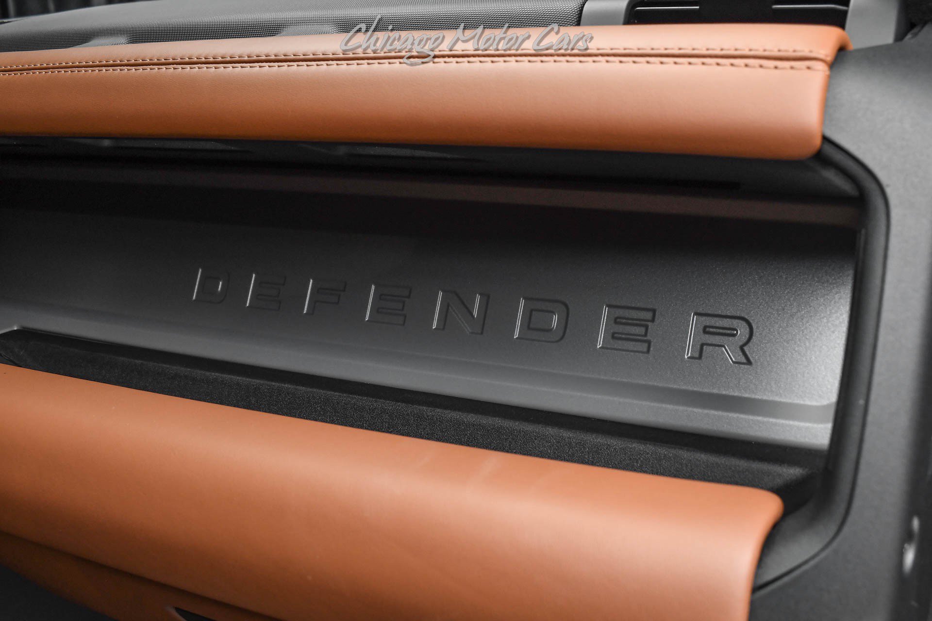 Used 2025 Land Rover Defender 110 AWD/4WD image 27