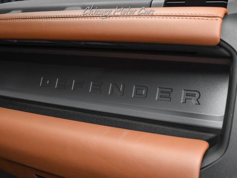 Used 2025 Land Rover Defender 110 AWD/4WD image 27