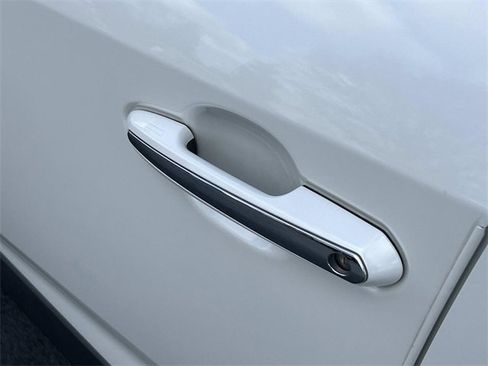 Used 2020 Toyota RAV4 Limited image 16