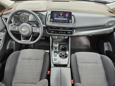 Used 2023 Nissan Rogue SV image 19