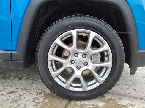 Used 2022 Jeep Compass Latitude w/ Sun and Sound Group image 9