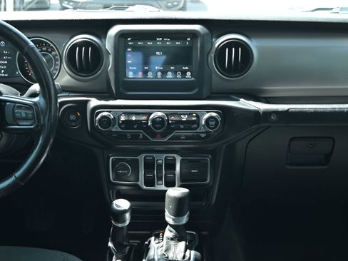 Used 2020 Jeep Gladiator Overland w/ LED Lighting Group image 10