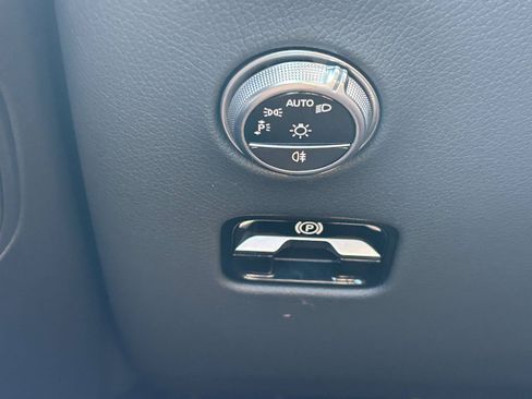 Certified 2025 Mercedes-Benz GLC 300 4MATIC image 25