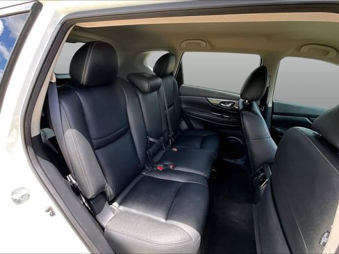 Used 2020 Nissan Rogue S w/ Special Edition Package FWD image 20