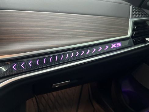 Used 2025 BMW X5 xDrive40i w/ M Sport Package image 13