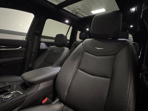 Used 2025 Cadillac XT6 Premium Luxury image 26