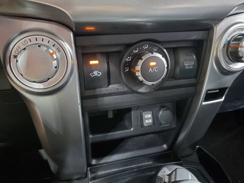 Used 2019 Toyota 4Runner SR5 AWD/4WD image 30