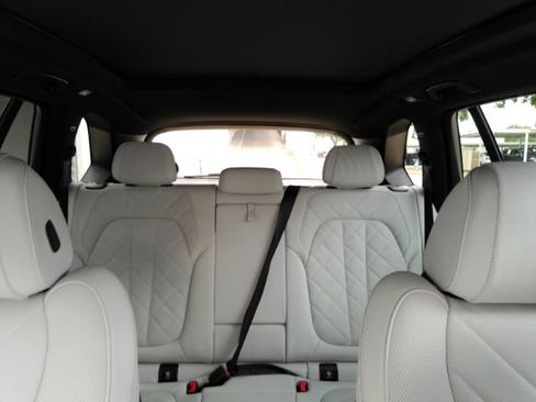 Used 2025 BMW X5 sDrive40i w/ M Sport Package RWD image 39