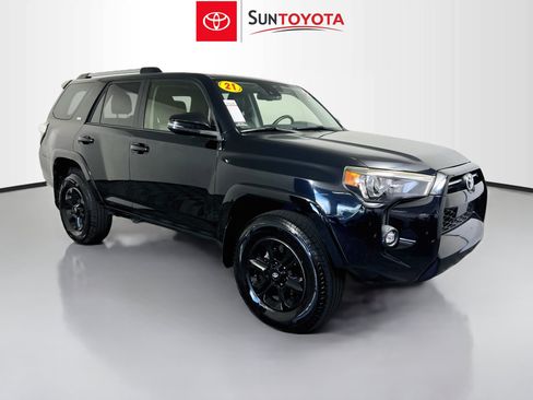 Used 2021 Toyota 4Runner SR5 Premium w/ Moonroof Package AWD/4WD image 1