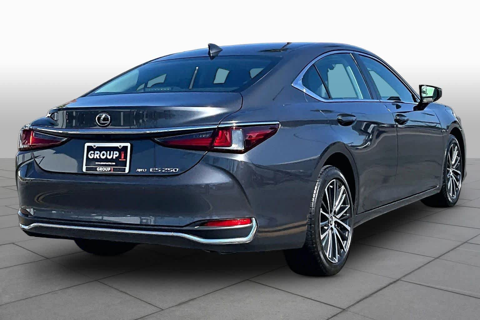 Used 2023 Lexus ES 250 w/ Premium Package AWD/4WD image 13
