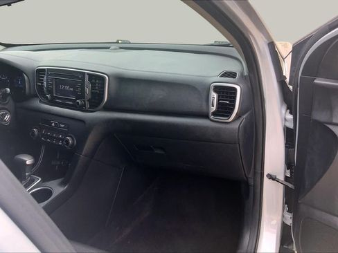Used 2018 Kia Sportage LX FWD image 19