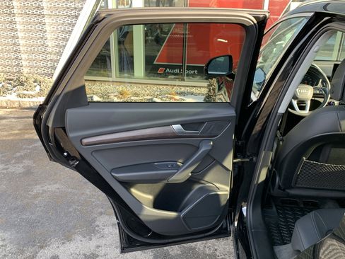 Used 2023 Audi Q5 2.0T Premium w/ Convenience Package image 15