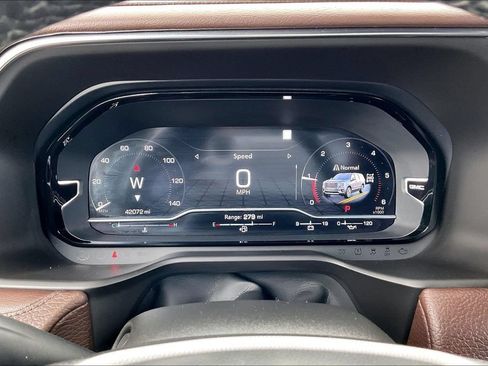 Used 2022 GMC Yukon XL Denali AWD/4WD image 12