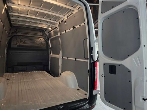 Used 2025 Mercedes-Benz Sprinter 2500 image 17
