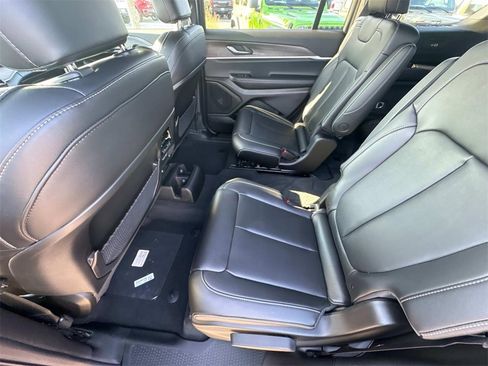 New 2025 Jeep Grand Cherokee L Limited w/ Black Appearance Package image 22