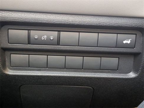 New 2025 Mitsubishi Outlander SE image 28