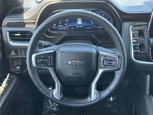 Used 2023 Chevrolet Tahoe Z71 w/ Luxury Package AWD/4WD image 10
