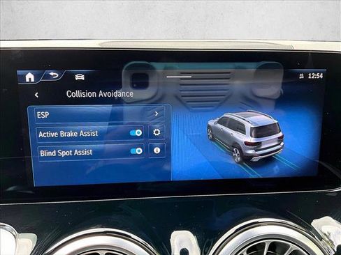 Used 2025 Mercedes-Benz GLB 250 image 24