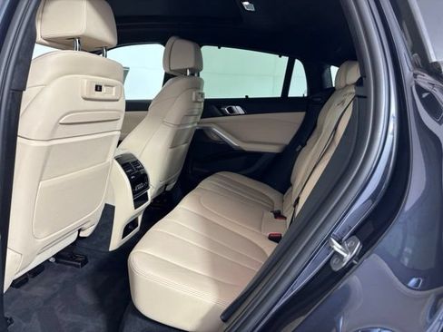 Used 2022 BMW X6 xDrive40i w/ Executive Package AWD/4WD image 19