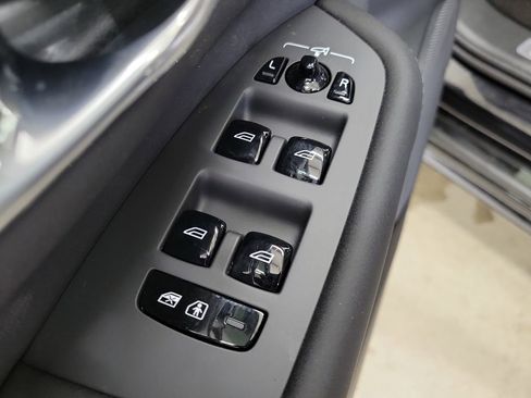 New 2026 Volvo XC90 T8 Plus AWD/4WD image 22