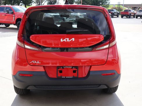 Used 2022 Kia Soul LX FWD image 7